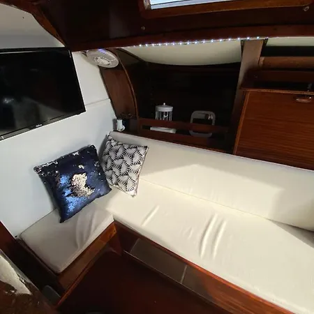 Botel Private Sailing Boat Heart Of City Vila Nova de Gaia