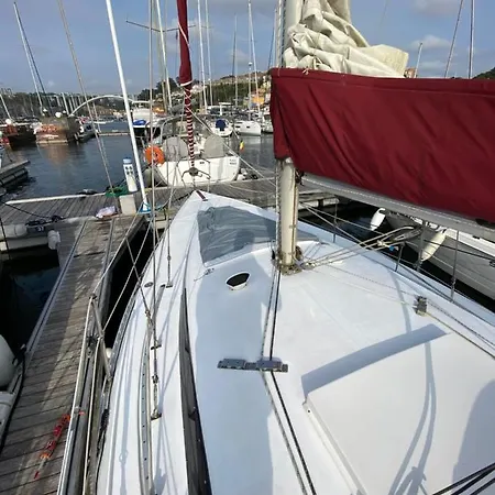 Private Sailing Boat Heart Of City Botel